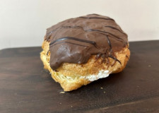 Fastelavnsbolle m/nougatcreme og fløde