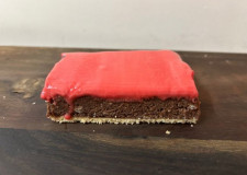 Studenterbrød med rød glasur